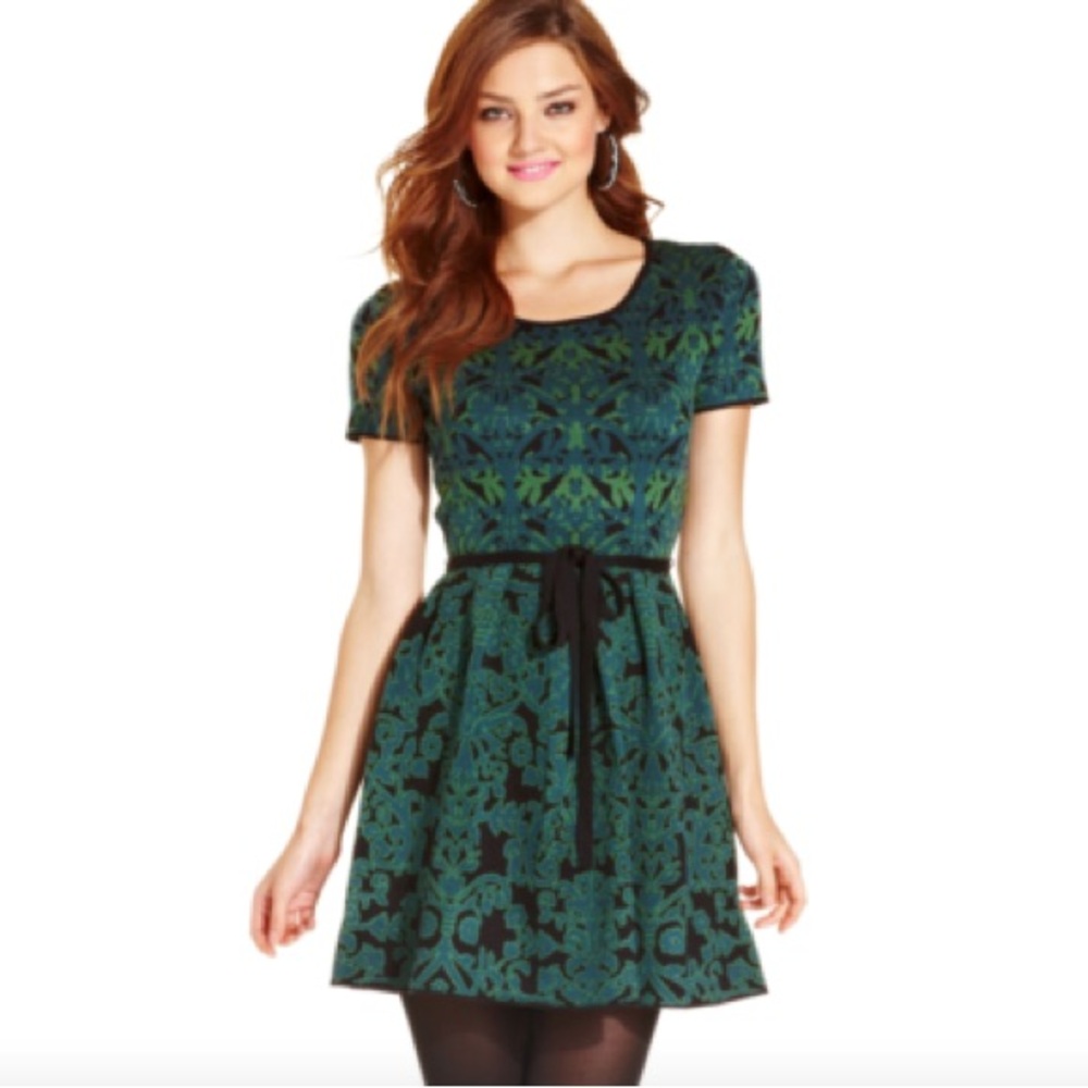 NWT Jessica Simpson Dress Heavy Knit Green Black Belt Short Sleeve Nylon Women M